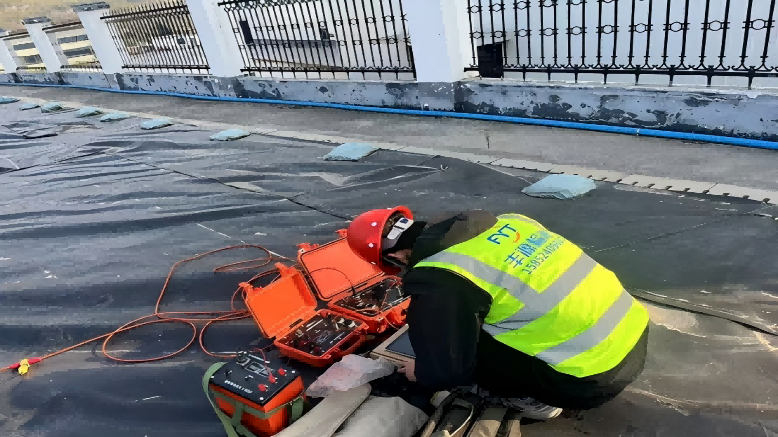 �Էɻ����񳡽�����©����̽��