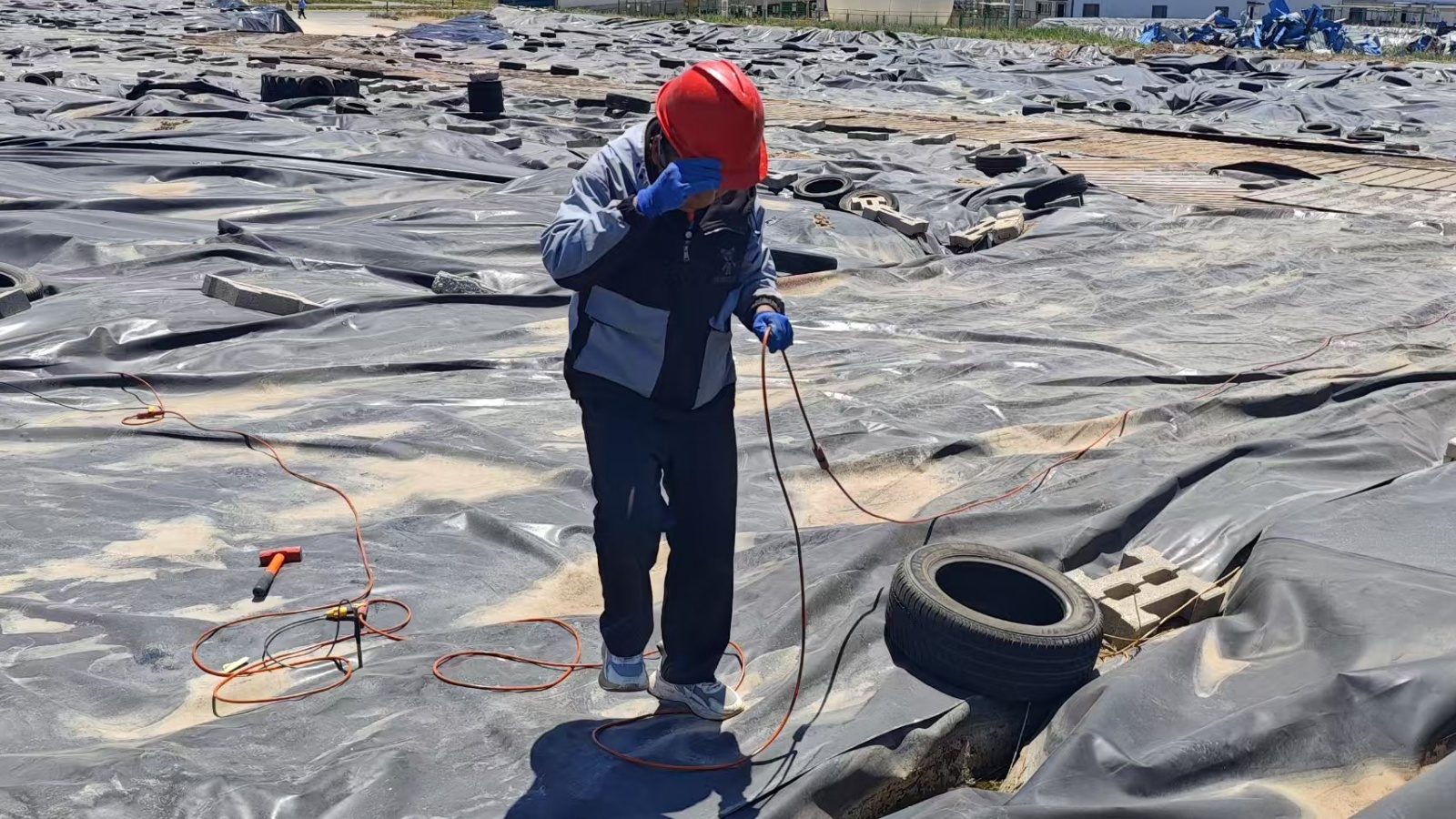 ɽ��ĳ�����񳡽�����©��Ⱦ��Χ̽��