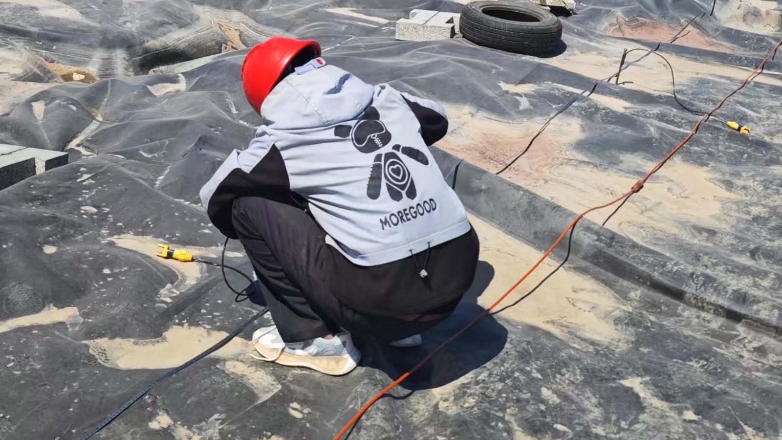 ɽ��ĳ�����񳡽�����©��Ⱦ��Χ̽��